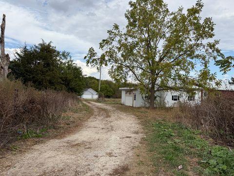 Tiny photo for 1977 N 35th Road, Ottawa, IL 61350 (MLS # 12467464)