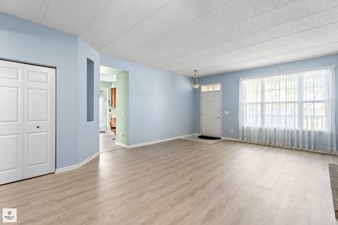 Tiny photo for 513 Saddlebrook Lane #513, Vernon Hills, IL 60061 (MLS # 12461805)