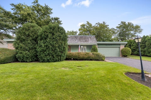 Photo of 1135 Adirondack Drive, Northbrook, IL 60062 (MLS # 12738737)