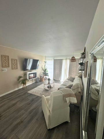 Tiny photo for 605 N Wolf Road #B9, Hillside, IL 60162 (MLS # 12727489)