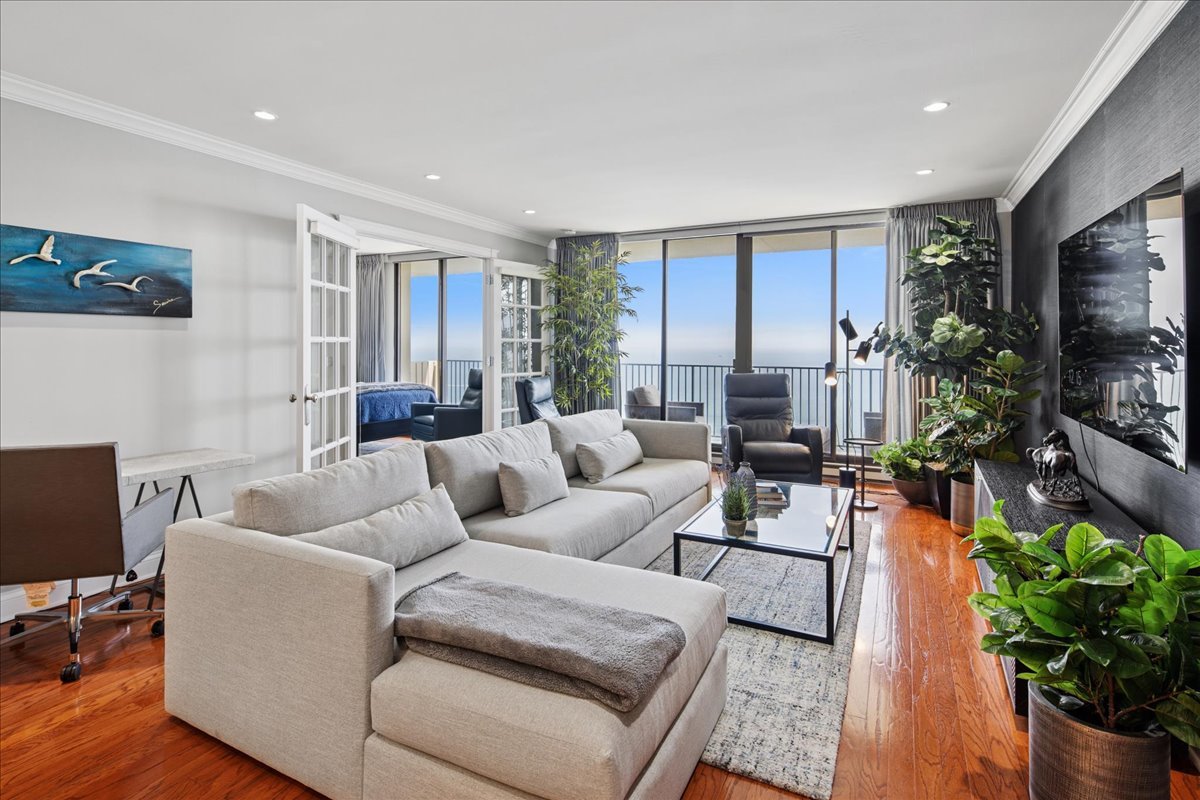 1212 N Lake Shore Drive 34BN