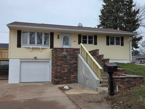 Photo of 1206 10th Avenue N, Clinton, IA 52732 (MLS # 100000326)