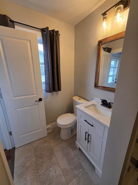 Tiny photo for 1206 10th Avenue N, Clinton, IA 52732 (MLS # 100000326)