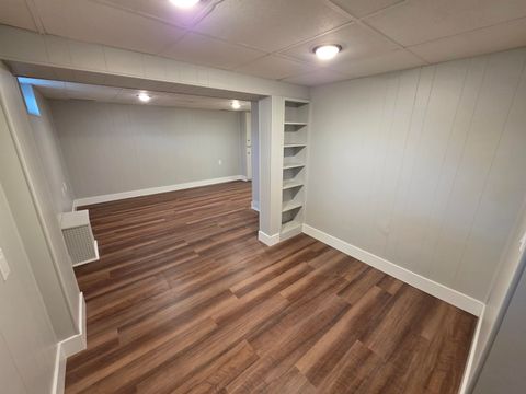 Tiny photo for 1206 10th Avenue N, Clinton, IA 52732 (MLS # 100000326)