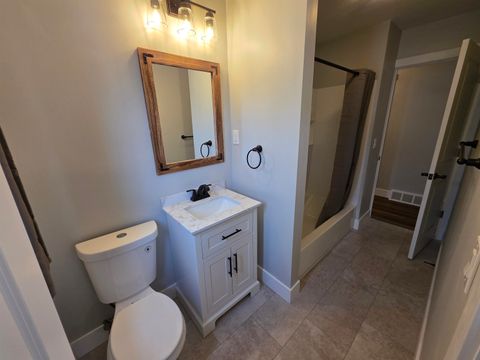 Tiny photo for 1206 10th Avenue N, Clinton, IA 52732 (MLS # 100000326)