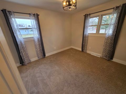 Tiny photo for 1206 10th Avenue N, Clinton, IA 52732 (MLS # 100000326)