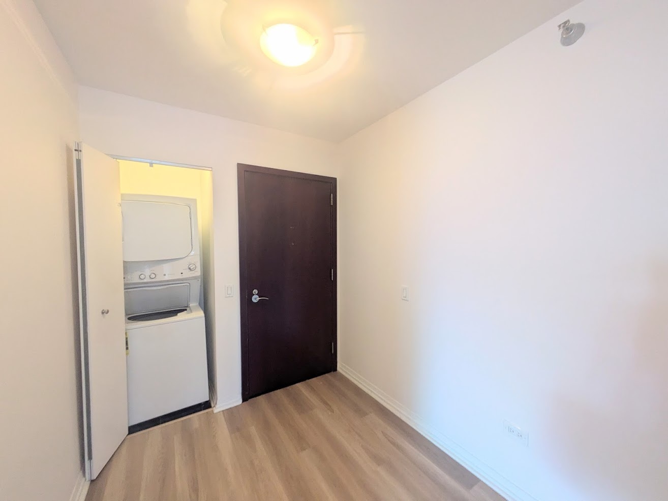 33 W Ontario Street 20F