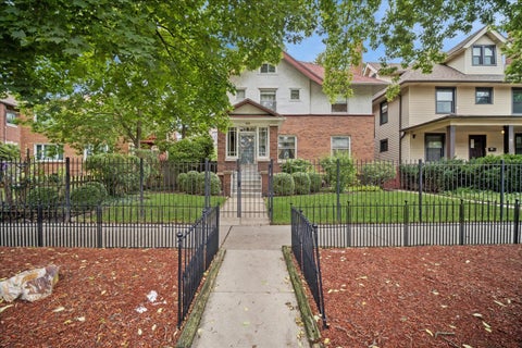 Photo of 1616 W Jarvis Avenue, Chicago, IL 60626 (MLS # 12767280)