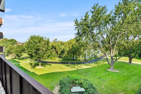 Tiny photo for 840 Wellington Avenue #315, Elk Grove Village, IL 60007 (MLS # 12493539)