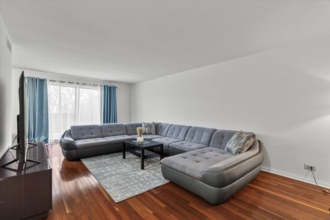 Tiny photo for 840 Wellington Avenue #315, Elk Grove Village, IL 60007 (MLS # 12493539)