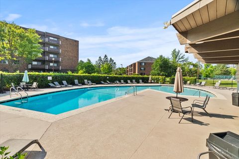 Tiny photo for 840 Wellington Avenue #315, Elk Grove Village, IL 60007 (MLS # 12493539)