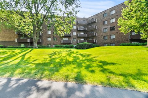 Tiny photo for 840 Wellington Avenue #315, Elk Grove Village, IL 60007 (MLS # 12493539)