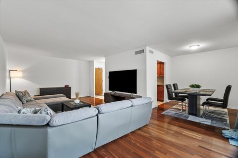 Tiny photo for 840 Wellington Avenue #315, Elk Grove Village, IL 60007 (MLS # 12493539)