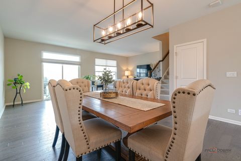 Tiny photo for 543 Cimmaron Circle, Crystal Lake, IL 60012 (MLS # 12564542)