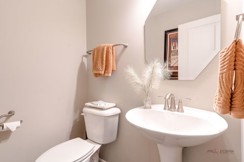 Tiny photo for 543 Cimmaron Circle, Crystal Lake, IL 60012 (MLS # 12564542)