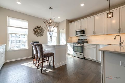 Tiny photo for 543 Cimmaron Circle, Crystal Lake, IL 60012 (MLS # 12564542)