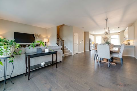 Tiny photo for 543 Cimmaron Circle, Crystal Lake, IL 60012 (MLS # 12564542)