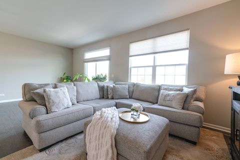 Tiny photo for 543 Cimmaron Circle, Crystal Lake, IL 60012 (MLS # 12564542)