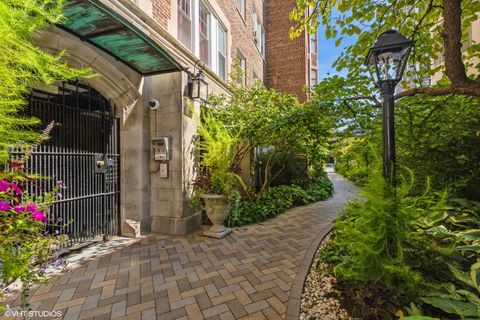 Tiny photo for 6334 N Sheridan Road #4C, Chicago, IL 60660 (MLS # 12538051)