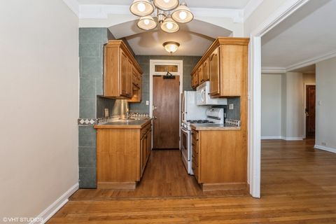 Tiny photo for 6334 N Sheridan Road #4C, Chicago, IL 60660 (MLS # 12538051)