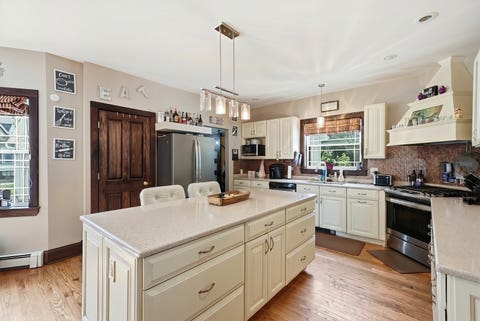 Tiny photo for 809 E Center Street, Ottawa, IL 61350 (MLS # 12714922)