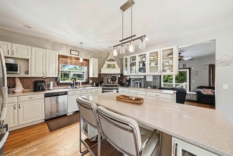 Tiny photo for 809 E Center Street, Ottawa, IL 61350 (MLS # 12714922)