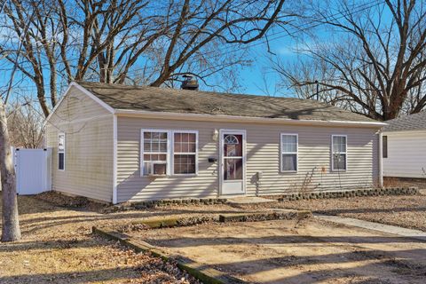 Tiny photo for 806 Sheridan Avenue, Dixon, IL 61021 (MLS # 12567120)