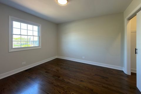 Tiny photo for 823 Banyan Drive, Elk Grove Village, IL 60007 (MLS # 12626258)