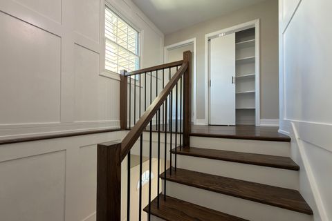 Tiny photo for 823 Banyan Drive, Elk Grove Village, IL 60007 (MLS # 12626258)