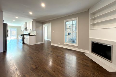 Tiny photo for 823 Banyan Drive, Elk Grove Village, IL 60007 (MLS # 12626258)