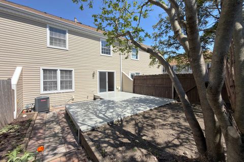 Tiny photo for 823 Banyan Drive, Elk Grove Village, IL 60007 (MLS # 12626258)