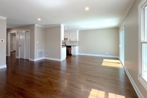 Tiny photo for 823 Banyan Drive, Elk Grove Village, IL 60007 (MLS # 12626258)