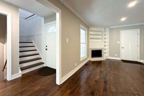 Tiny photo for 823 Banyan Drive, Elk Grove Village, IL 60007 (MLS # 12626258)