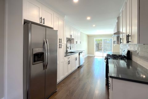 Tiny photo for 823 Banyan Drive, Elk Grove Village, IL 60007 (MLS # 12626258)