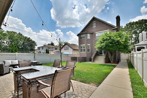 Tiny photo for 6035 N Navarre Avenue, Chicago, IL 60631 (MLS # 12477914)