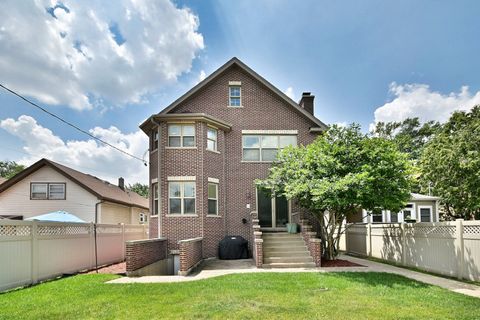 Tiny photo for 6035 N Navarre Avenue, Chicago, IL 60631 (MLS # 12477914)