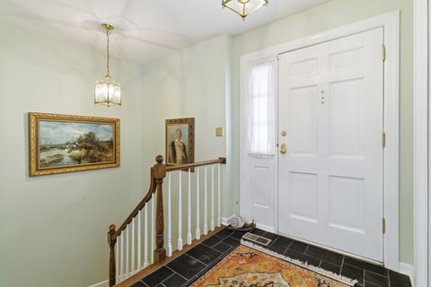 Tiny photo for 2 Court of Mohawk Court, Lincolnshire, IL 60069 (MLS # 12610686)