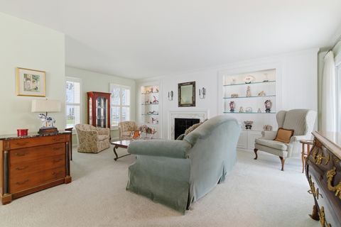 Tiny photo for 2 Court of Mohawk Court, Lincolnshire, IL 60069 (MLS # 12610686)