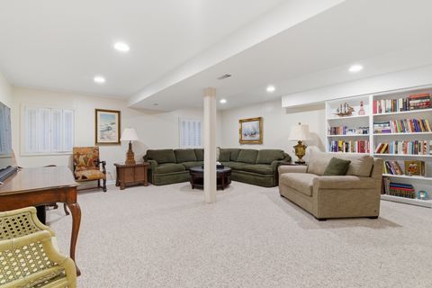 Tiny photo for 2 Court of Mohawk Court, Lincolnshire, IL 60069 (MLS # 12610686)