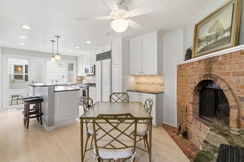 Tiny photo for 2 Court of Mohawk Court, Lincolnshire, IL 60069 (MLS # 12610686)