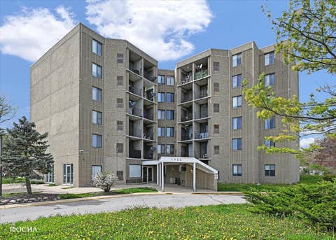Photo of 1750 N Marywood Avenue #501, Aurora, IL 60505 (MLS # 12728065)