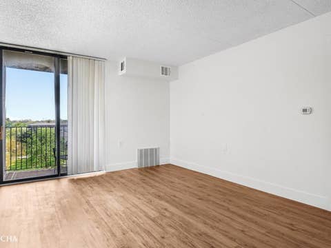 Tiny photo for 1750 N Marywood Avenue #501, Aurora, IL 60505 (MLS # 12728065)