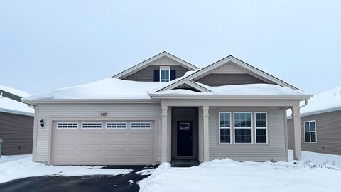 Photo of 819 Mesa Lane, Pingree Grove, IL 60140 (MLS # 12521398)