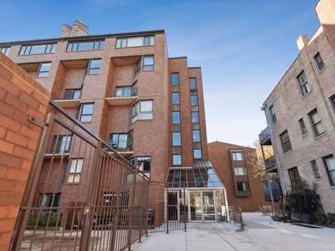 Photo of 3700 N Lake Shore Drive #702, Chicago, IL 60613 (MLS # 12517984)