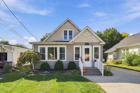 Photo of 847 S OAKWOOD Avenue, Geneseo, IL 61254 (MLS # 12779926)