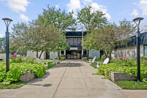 Tiny photo for 9737 N Fox Glen Drive #1G, Niles, IL 60714 (MLS # 12709039)