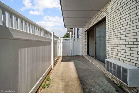 Tiny photo for 9737 N Fox Glen Drive #1G, Niles, IL 60714 (MLS # 12709039)