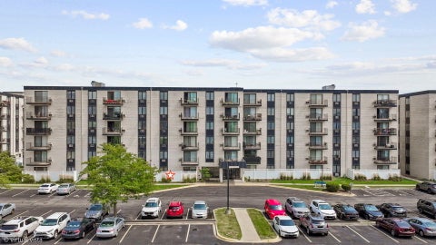 Tiny photo for 9737 N Fox Glen Drive #1G, Niles, IL 60714 (MLS # 12709039)