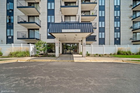 Photo of 9737 N Fox Glen Drive #1G, Niles, IL 60714 (MLS # 12709039)
