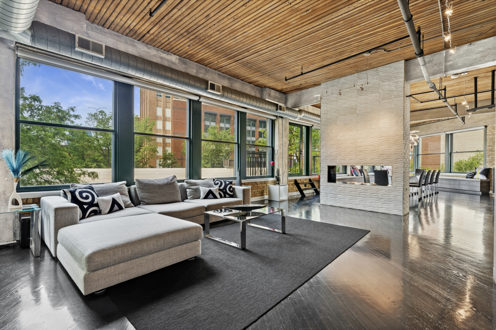 411 W Ontario Street 201-302
